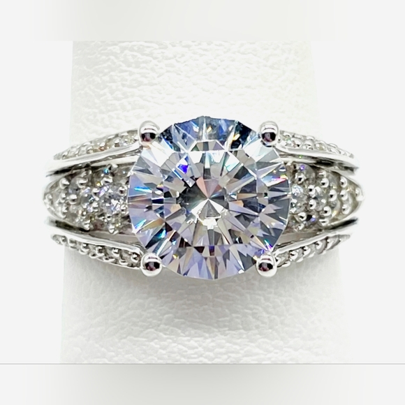 Victoria Wieck Jewelry - Victoria Wieck Diamond Simulant Sterling Silver Size 7.5!